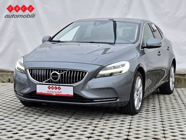 VOLVO V40 T2