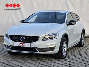 VOLVO V60 2.4D CROSS COUNTRY