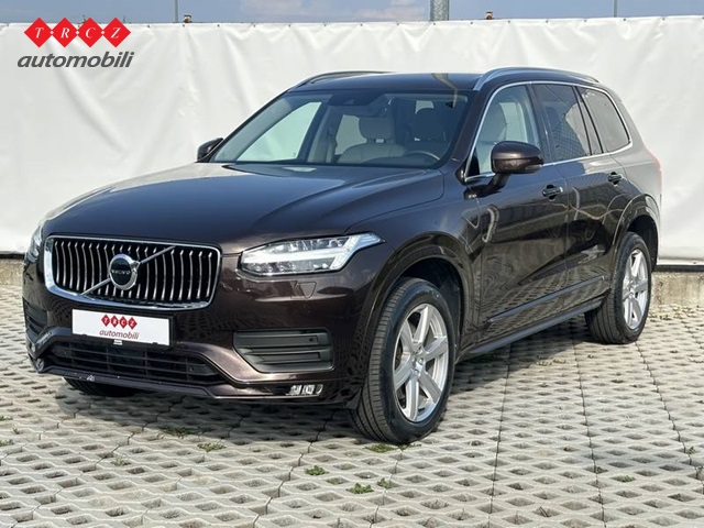 VOLVO XC90 B5 AWD MOMENTUM